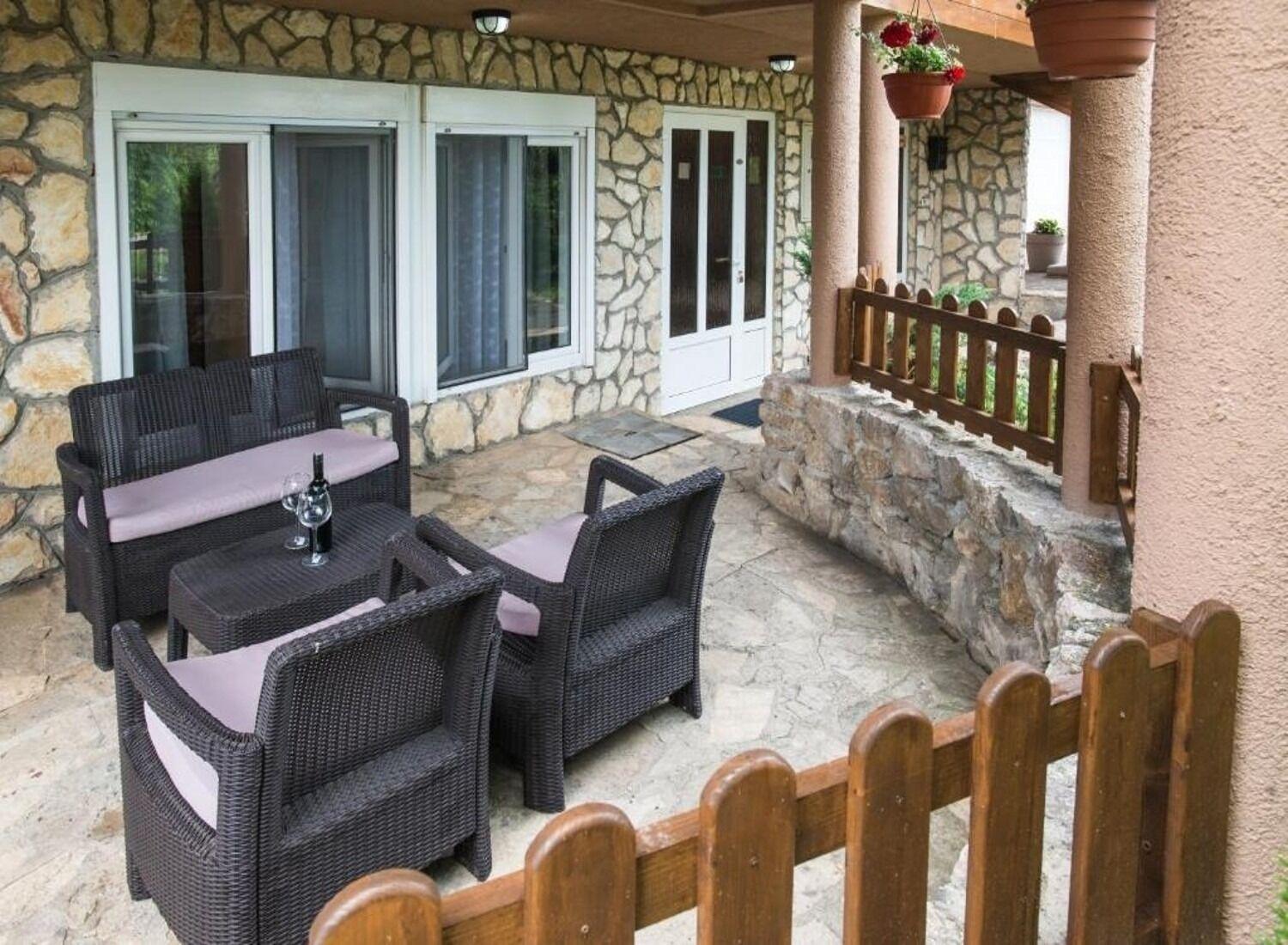 Apartments San - With Pool; Rakovica Exterior photo